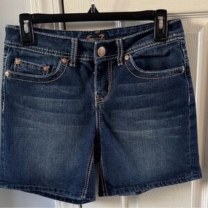 Seven7 Denim Shorts Size 4 Mid Rise 4.5” Inseam Denim
Shorts